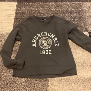Grey Abercrombie sweatshirt shirt